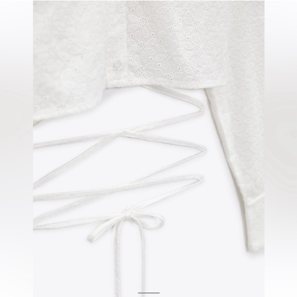 EMBROIDERED EYELET CROP... - Picture 8 of 9